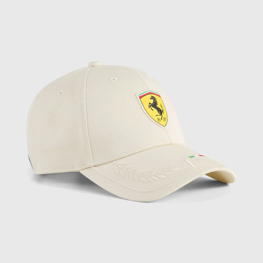 Gorra Beige Italiana Ferrari F1