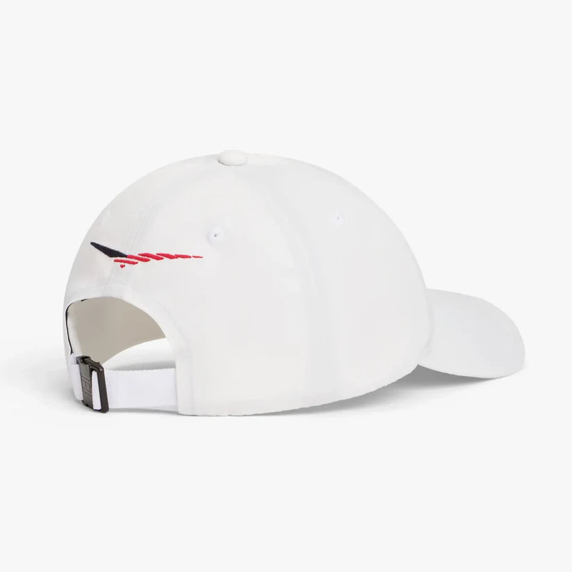 Gorra Cadillac F1 Team x Tommy Hilfiger Chevron Blanca Oficial 2026
