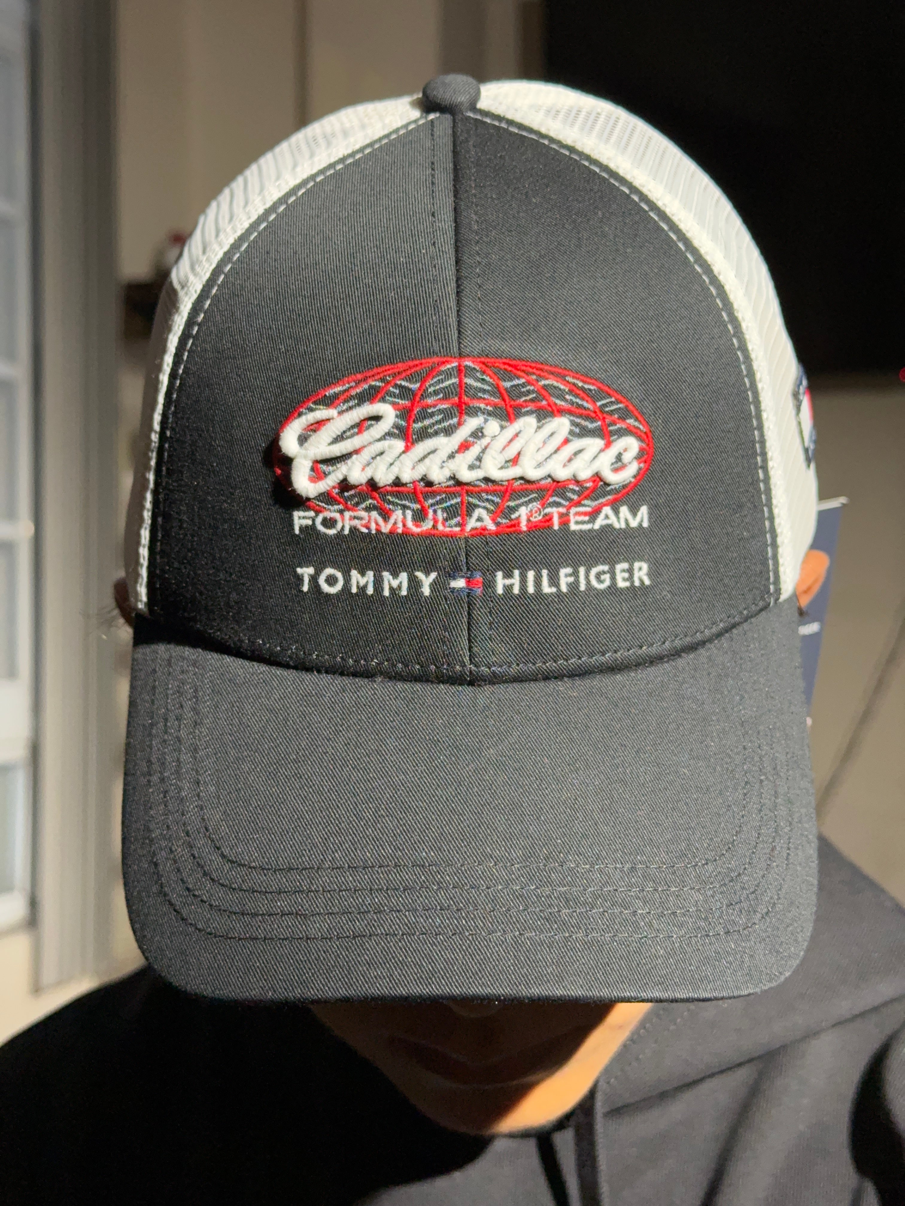 Gorra Cadillac F1 Team Fanwear Trucker Negra Oficial 2026