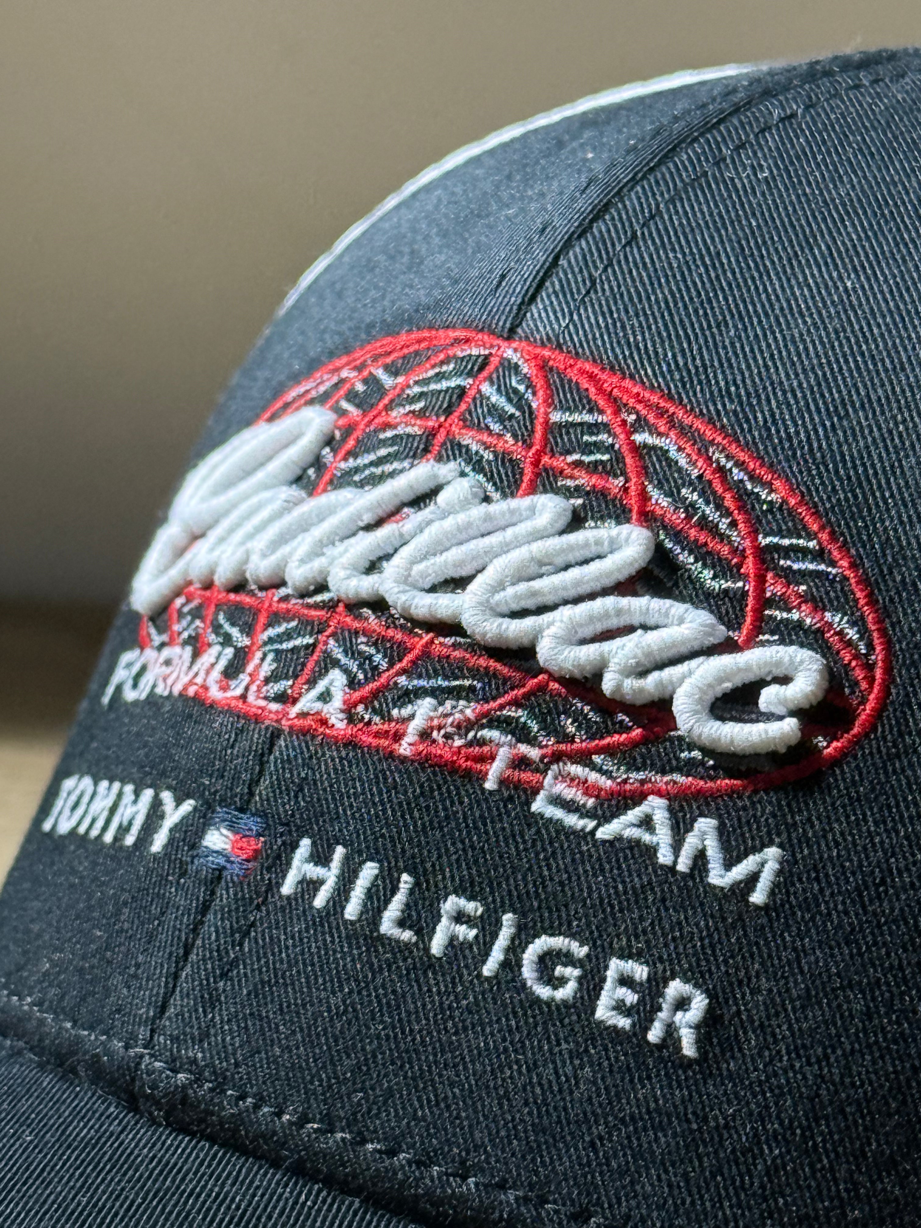 Gorra Cadillac F1 Team Fanwear Trucker Negra Oficial 2026